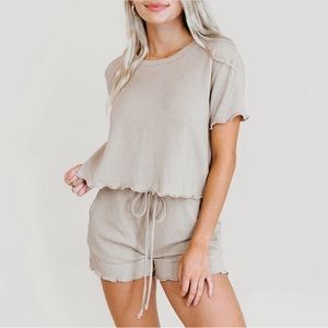 Kittenish Tan Set